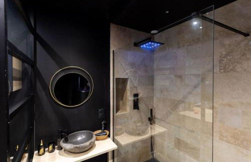 Le Pont des Amoureux Jacuzzi Wifi - Foto 16