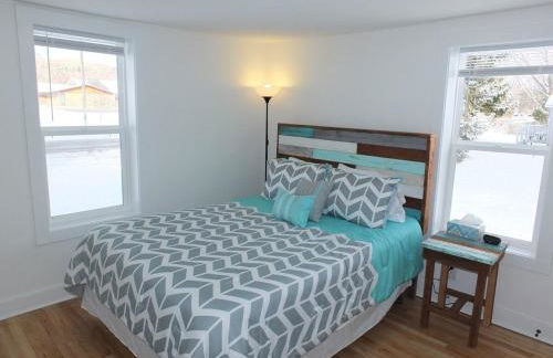 Beach Town Escape - Newly-Remodeled & Gorgeous! - Photo 4