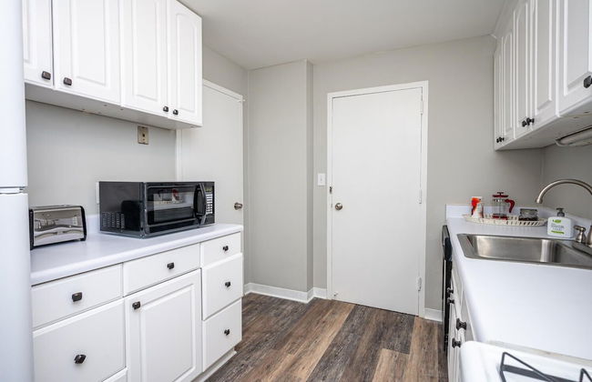 ATL Downtown 2B Condo with Free Parking - Foto 5