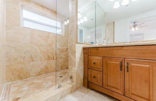 Beachside Luxury Private Townhome with Pool and Ocean Views - Foto 32