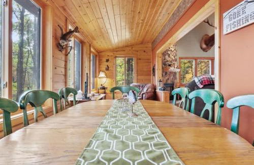 Winter Hideaway Lakeside Cabin Snowmobile - Foto 12