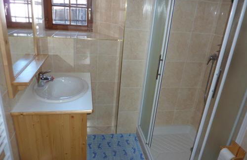 appartement edlweiss 4 pers dans gite"la maison d'augustin" classé 3 étoiles, la tour,73530 st jean d'arves - Foto 16