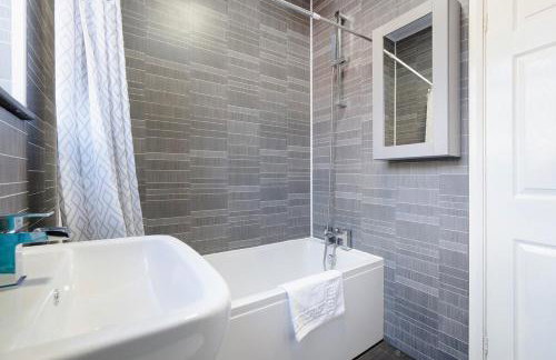 3BR House By Astra Residences Short Lets & Serviced Accommodation Ferryhill - Ideal For Contractors With Free Parking - Foto 8