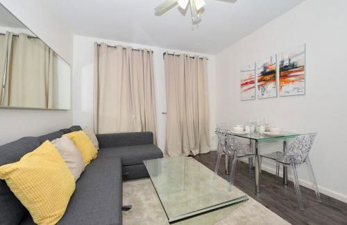 Amazing 4 BR 1 BTH Laundry Dishwasher, June To Aug 90 Days Stay Required - Foto 21