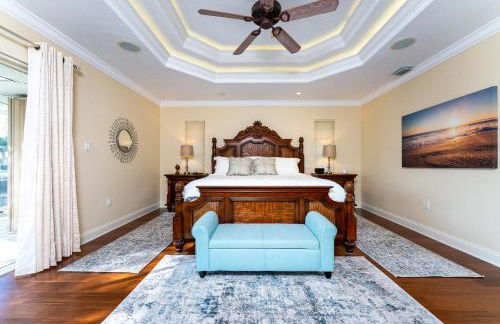 Villa Hibiscus-Waterfront-Free Heated Pool-Dock-Bikes-Other Amenities - Photo 8