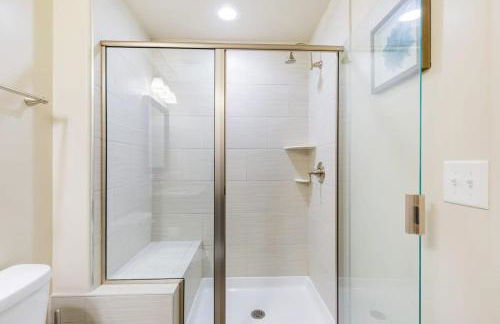 2B 2BA Distinguished Apartment Rooftop Pool & Gym - Foto 29