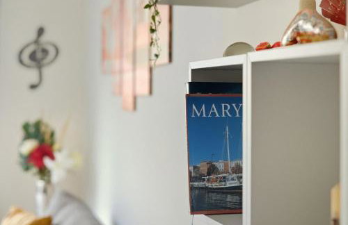 Steps from Train Station - Modern 2-Bedroom with Balcony & Cambridge Amenities, Family Friendly - Foto 32