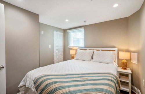 Walk to the stadium, downtown, West St - close to everything - Foto 31