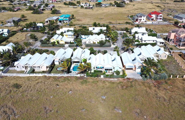 The Gem is Located a few Minutes Walk to the Gorgeous Bottom Bay Beach - Foto 14