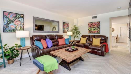 Dog Friendly Home by Flagler Avenue! Fenced Yard and Garage! Walk to the Beach! - Foto 2