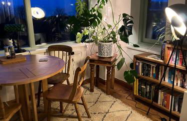 Lofthouse - secluded quirky cottage with sea views! - Photo 41