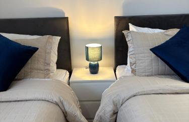 Modern & Spacious 3BR House Bracknell - Berkshire - Photo 15