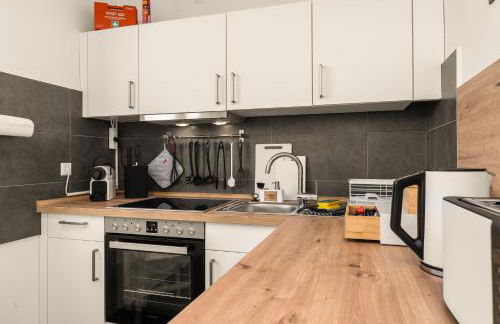 Guermache Apartments- City Design Apartments, Zentrum, Outlet, Balkon, Küche - Foto 57