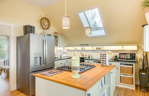 Waterfront Deer Isle Apartment with Fire Pit - Foto 12