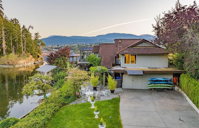 Suite at Trails End Beach House - Photo 19