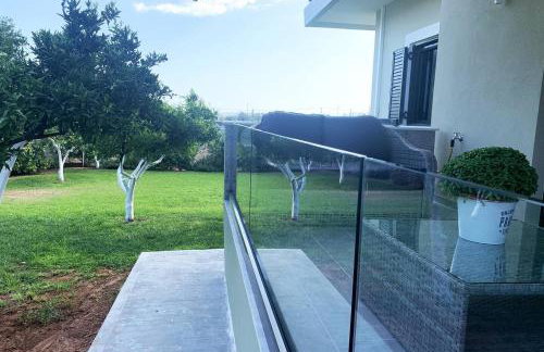 Luxury Home with Garden in the Suburbs - Foto 35