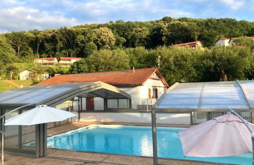 Oihana grand chalet de 2 à 6 pers climatisé avec piscine vue et calme à Hasparren-Pays Basque - Foto 6