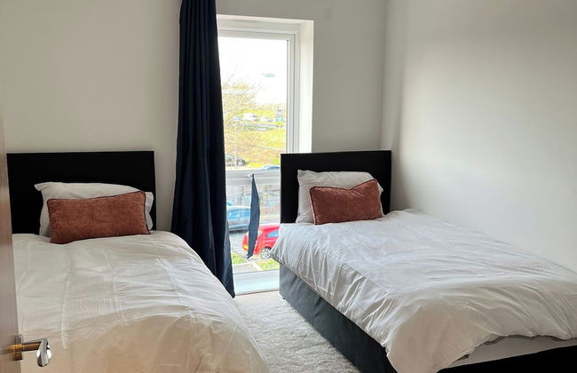 Cozy 2-bed Apartment in Grays - Photo 2