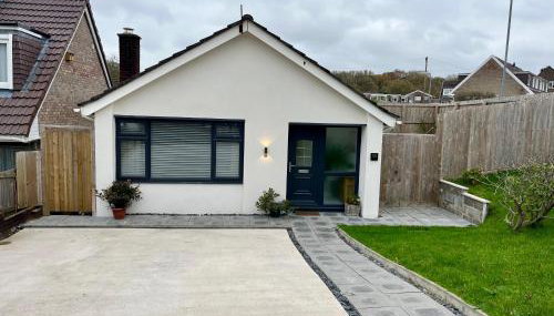 Modern Bungalow - Holiday or Contractors - Driveway Parking - Foto 2