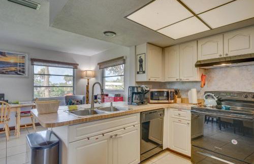 Canal-Front Retreat w/ Heated Pool & Hot Tub! - Foto 9