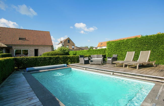 Classy Holiday Home in Aartrijke With Private Swimming Pool - Foto 1