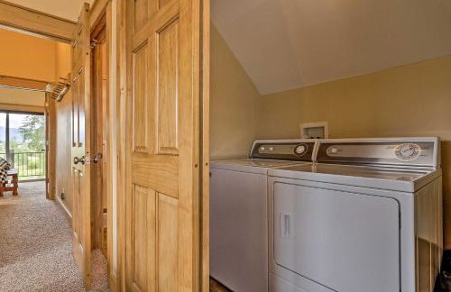 Fish, Hike and Ski Riverfront Granby Cabin! - Foto 23