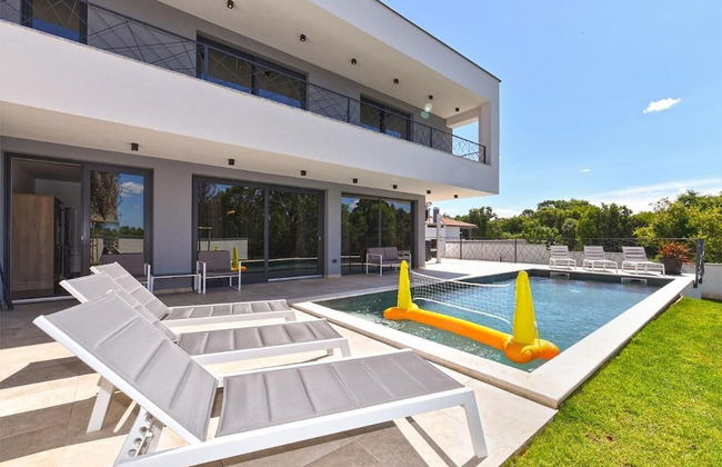 Spacious Villa With Pool and Garden in Stokovci - Foto 21