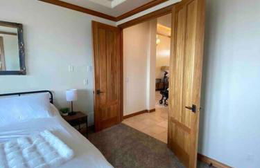 Luxury home w a View- biking and hiking near - Foto 25