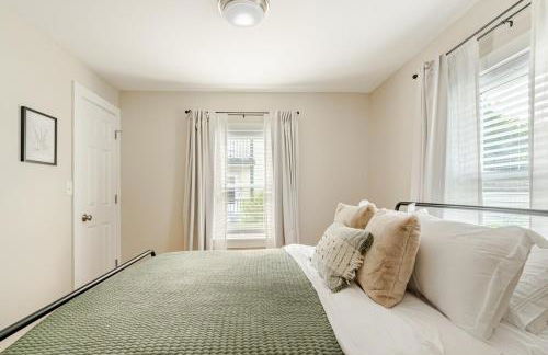 Pristine Walkable Downtown 2BR Apartment - Foto 33