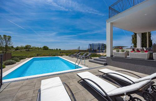 Villa Angie near Pula for 10 persons with private heated pool & kids playground - Foto 14