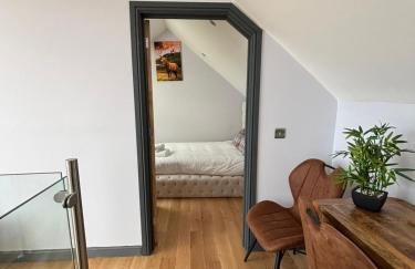 Luxurious, Unique & Elegant Cottage with Hot Tub - Foto 29