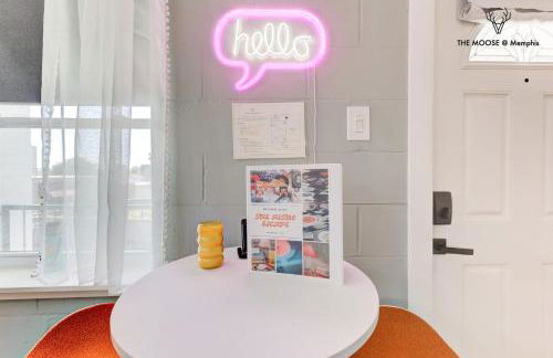 The Moose #10 - Stylish Loft with King Bed, Free Parking & Wi-Fi - Foto 28