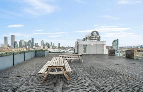 Riverside 1BR with Easy Transport 20min to City Centre - Photo 24