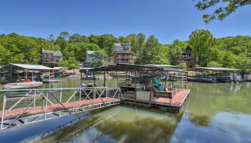 Lakefront Rocky Mount Cabin with Dock and Kayaks! - Foto 2