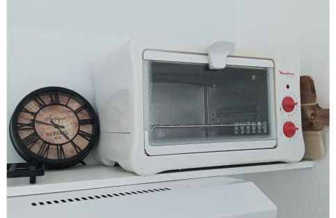 T2 Cosy, agréable fonctionnel et douillet, 1 lit 140 et un BZ , Wifi gratuit, boîte à clés, proche commerces et gare routière - Foto 14