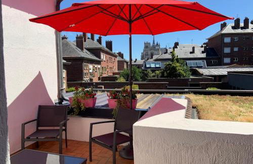 Terrasse vue cathédrale et beffroi hyper centre - Foto 1