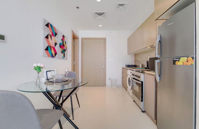 GreenFuture - Incredible Cityscape View From This Sleek Studio - Photo 4