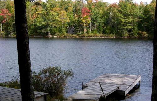 Secluded, Dog-Friendly Lakefront Cabin on Pristine Lake, Maine, for Wonderfully Romantic Getaways to Nature - Foto 5