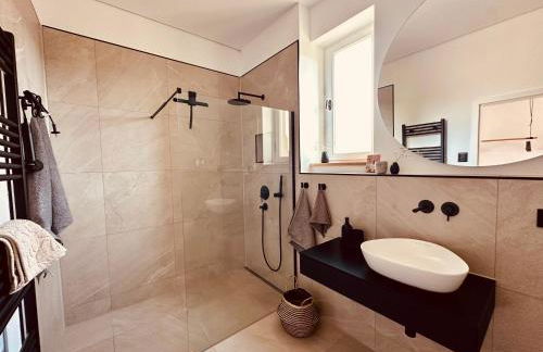 luxuriöse Altbau Wohnung in Denkmal-Villa - Foto 9