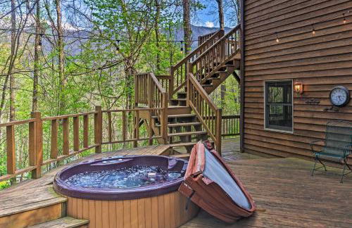 Spacious Maggie Valley Cabin with Hot Tub and MTN View - Foto 22