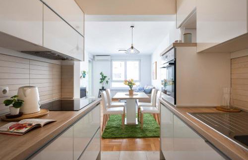 Sunny 1BDR with Balcony & Parking - Photo 28