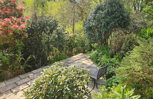 Treetops Lodge, private Cornish hideaway, parking, garden - Foto 19