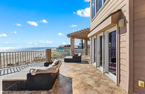 Oceanfront Galveston Beach House Steps to Sand! - Foto 2