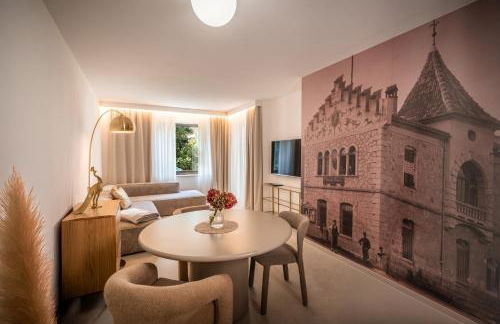 goldfinger + suites - Photo 69