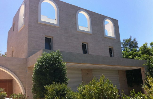 Villa with Garden near Beach - Photo 1