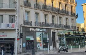 Appartement mignon calme douillet ascenseur clim étage élevé proche parking et toutes commodités au coeur du Toulon historique - Photo 6