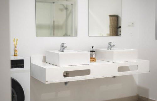 New - MiJa basement Loft Apartment steps from Beach - perfect for Sun and Sport Seekers - Foto 41