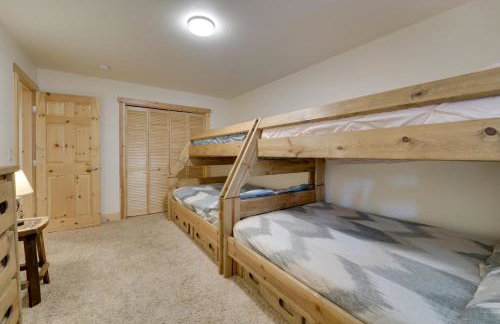 Near Donner Lake and Skiing Soda Springs Cabin! - Foto 21