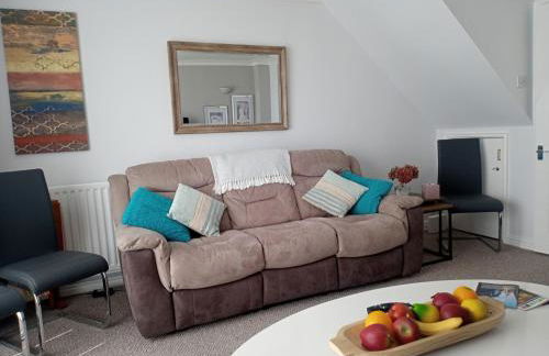 Ludlow Mews Town House with Free parking - Photo 7