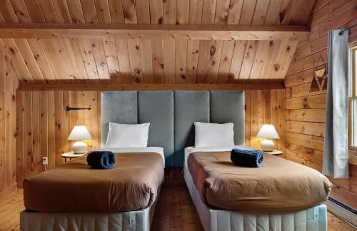 Cozy Athens Cabin on the Lake with Hot Tub & Backyard - Foto 15